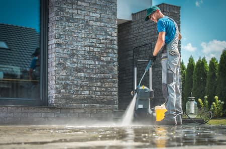 A Residential Pressure Washing Pro Can Protect Your Fort Worth Investment